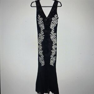 Venus Women's 8 Stretch Lace Maxi Dress Deep V-Neck Floor Length Evening Wear